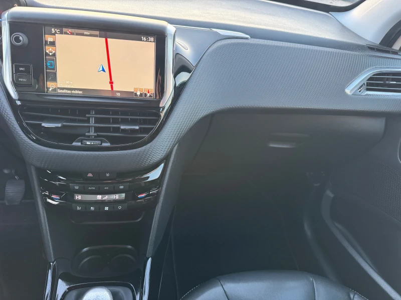 Peugeot 2008 1.6HDI FULL EURO-6, снимка 12 - Автомобили и джипове - 52913962