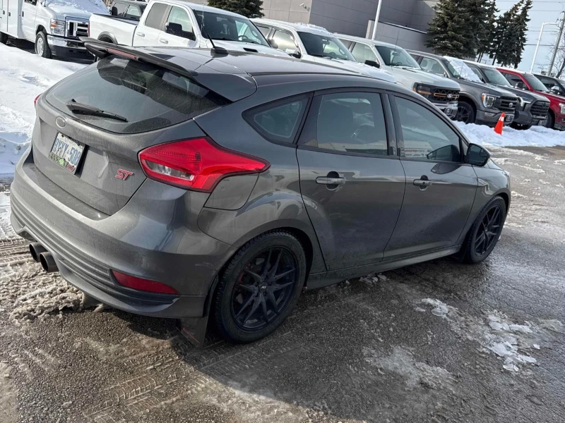 Ford Focus ST С РЕГИСТРАЦИЯ & АВТО КРЕДИТ, снимка 3 - Автомобили и джипове - 53564036
