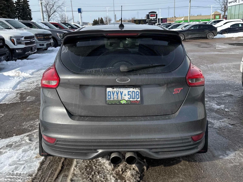 Ford Focus ST С РЕГИСТРАЦИЯ & АВТО КРЕДИТ, снимка 5 - Автомобили и джипове - 53564036