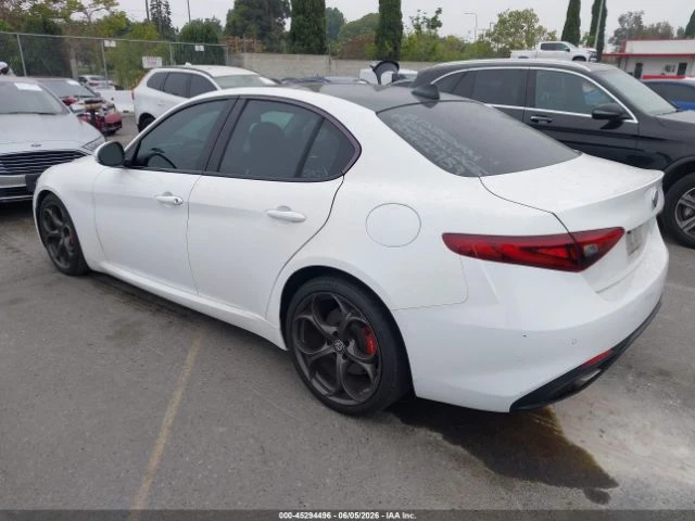 Alfa Romeo Giulia TI PREMIUM SPORT/CAM/FULL, снимка 3 - Автомобили и джипове - 54973265