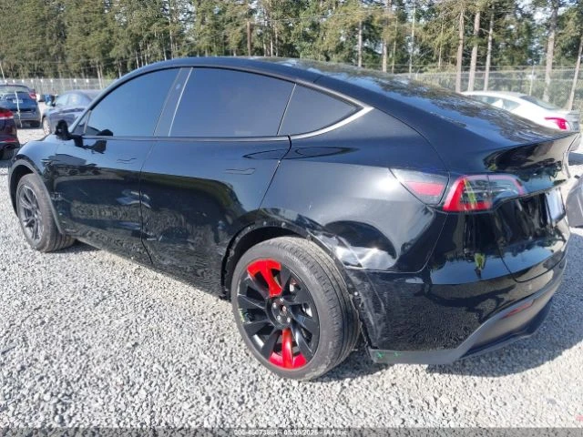 Tesla Model Y * LONG RANGE* DUAL MOTOR* КОЖА* ПОДГРЕВ* ПАНОРАМА*, снимка 3 - Автомобили и джипове - 55131327