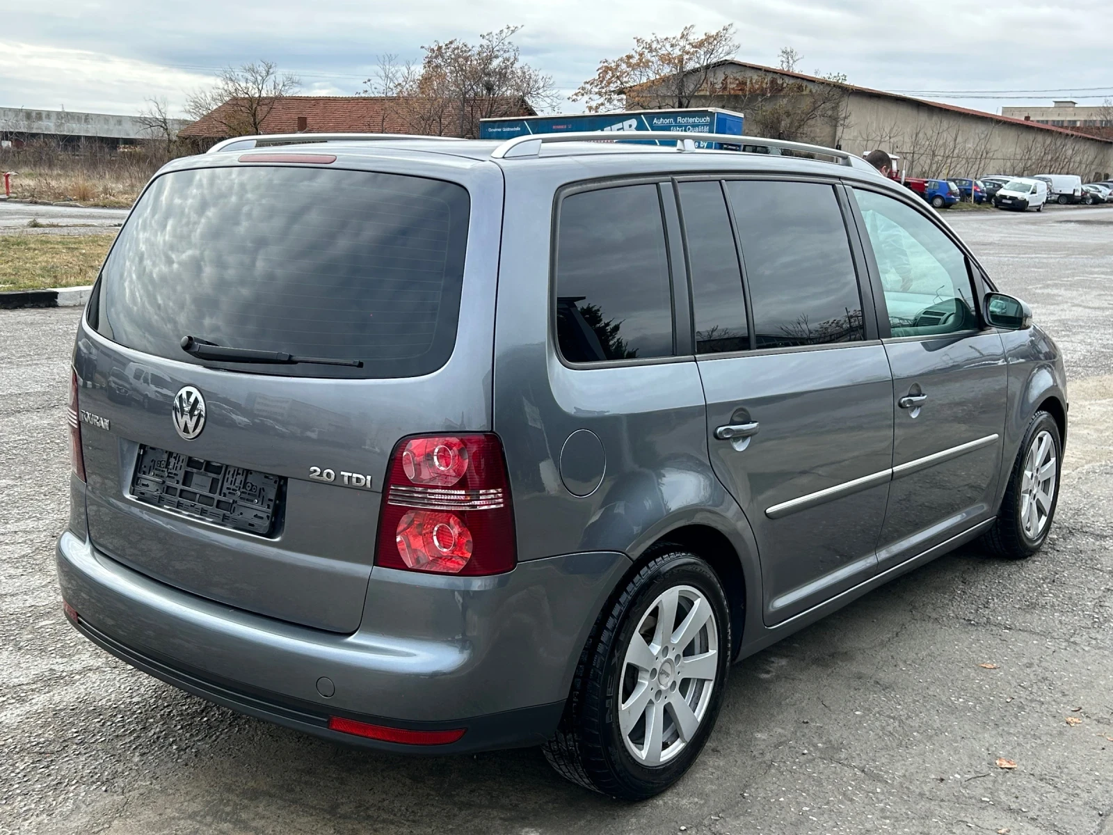 VW Touran 2.0 TDI 140  - изображение 9