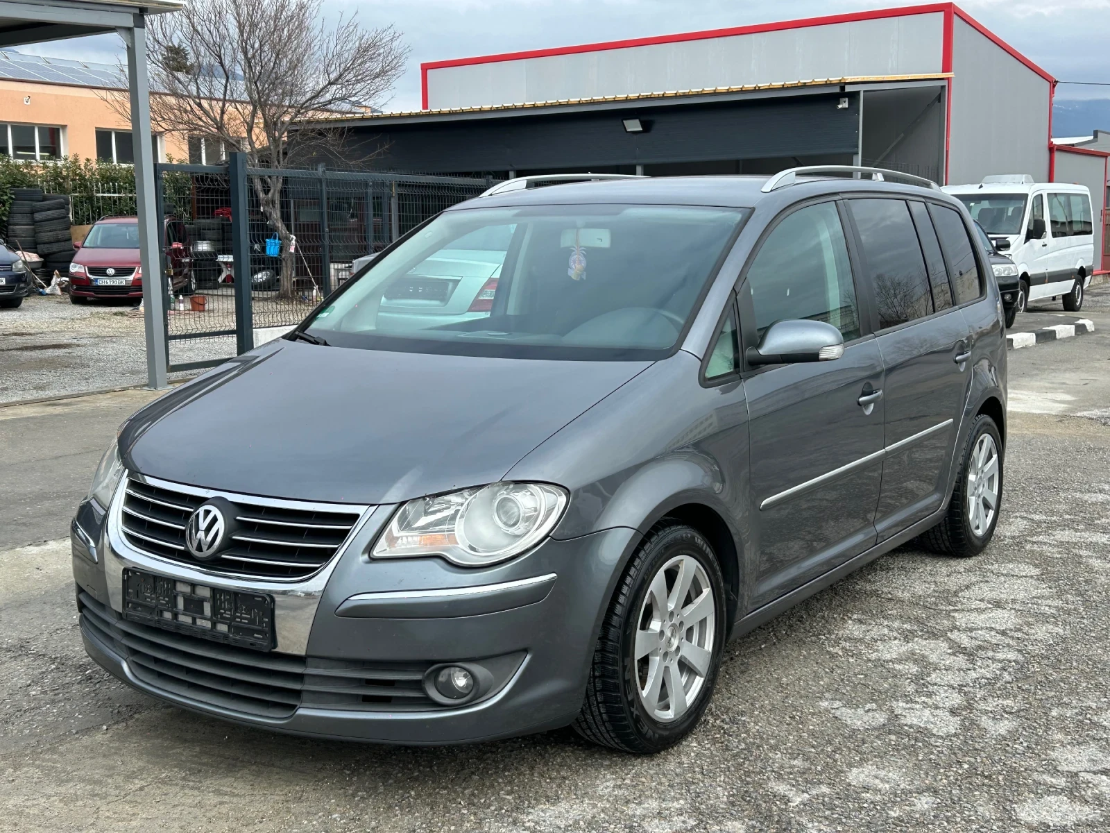 VW Touran 2.0 TDI 140  - изображение 2