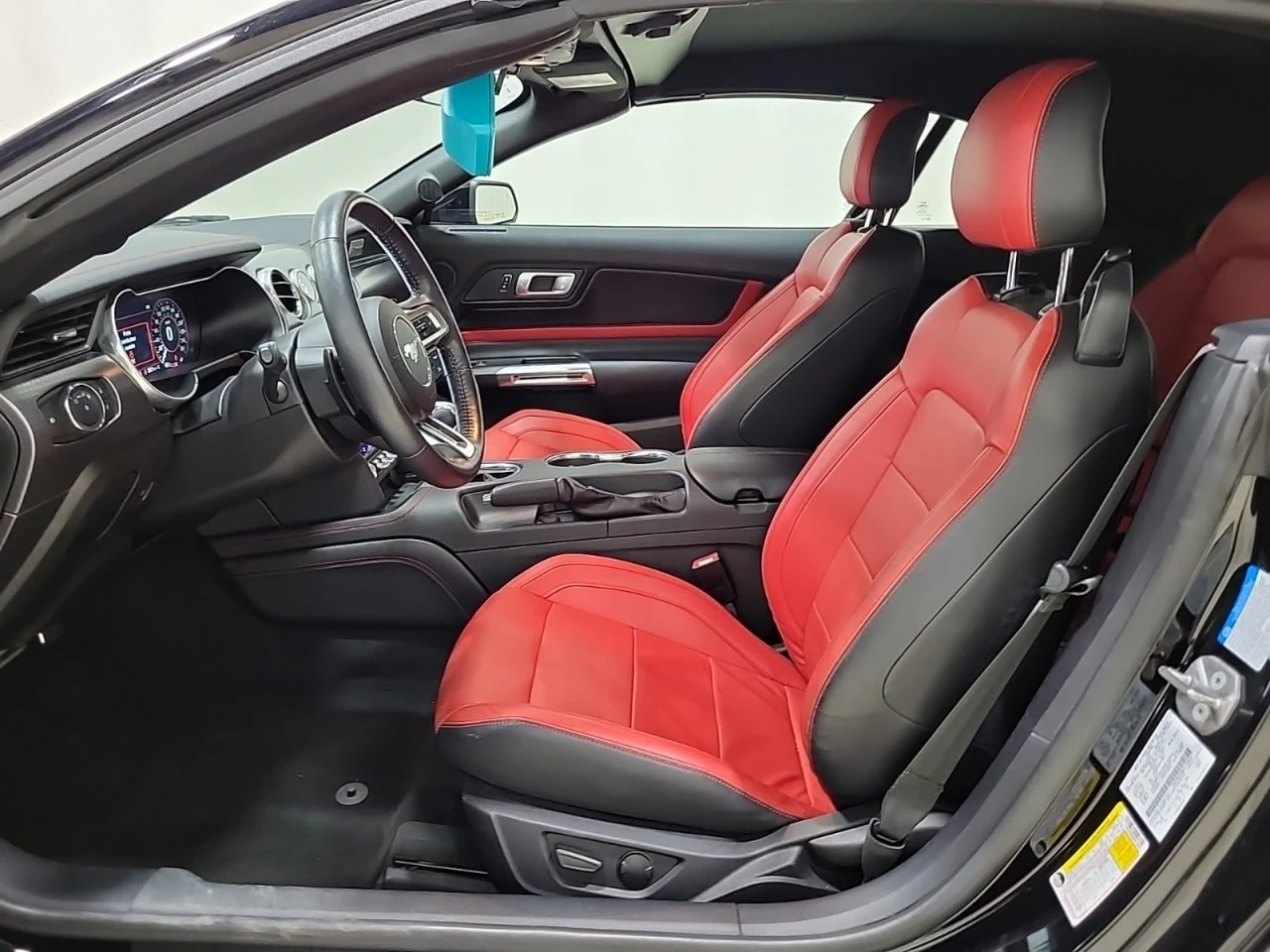 Ford Mustang GT Premium * АВТО КРЕДИТ* ЦЕНА ДО БГ * CARFAX *  - изображение 7