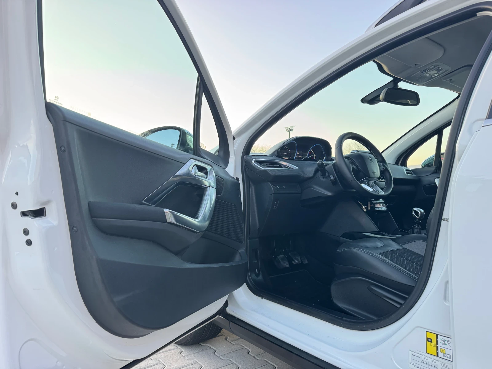 Peugeot 2008 1.6HDI FULL EURO-6 - изображение 9