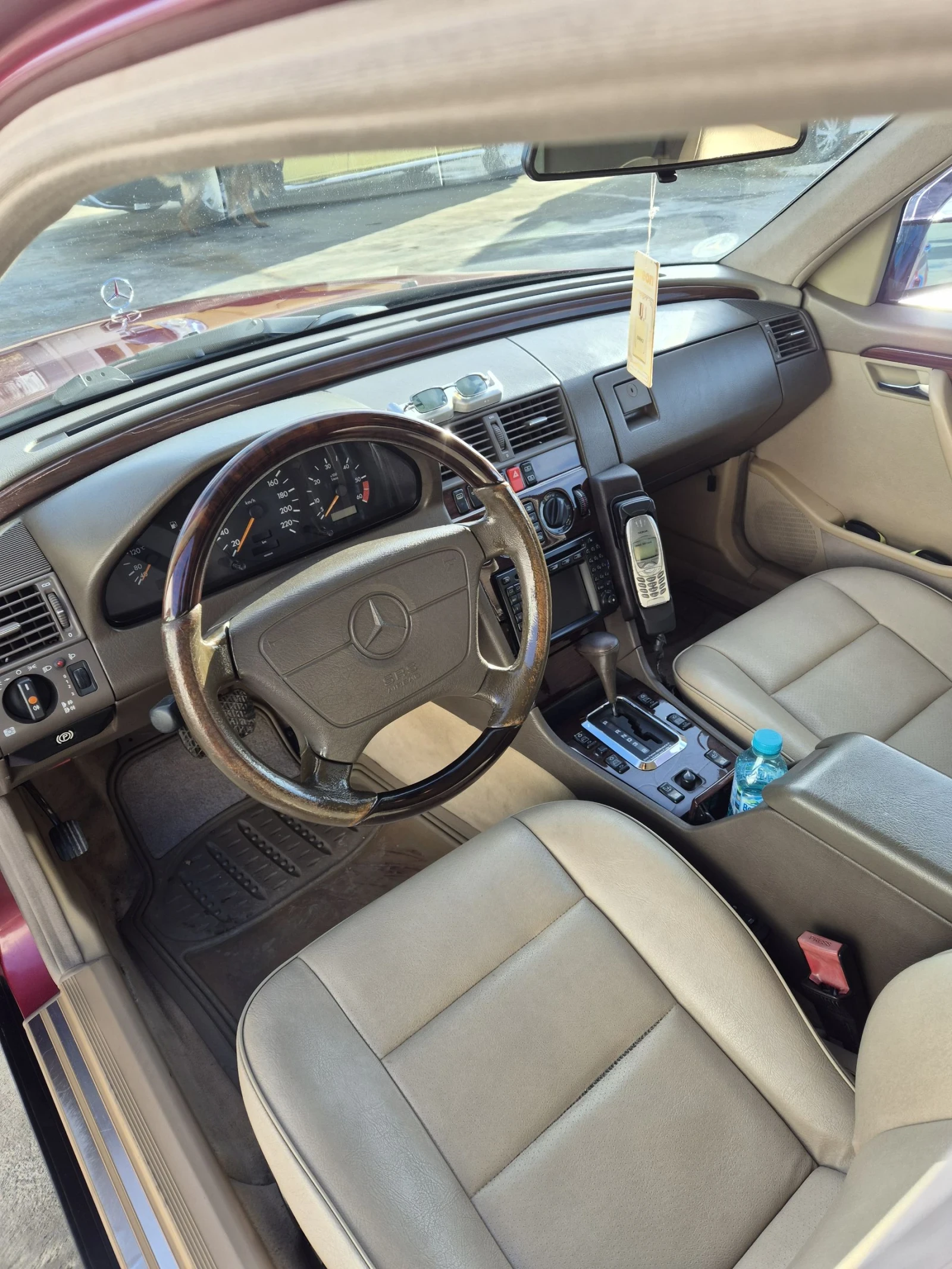 Mercedes-Benz C 220 Уникат без аналог на пазара.Ретро автомобил, снимка 7 - Автомобили и джипове - 53715428