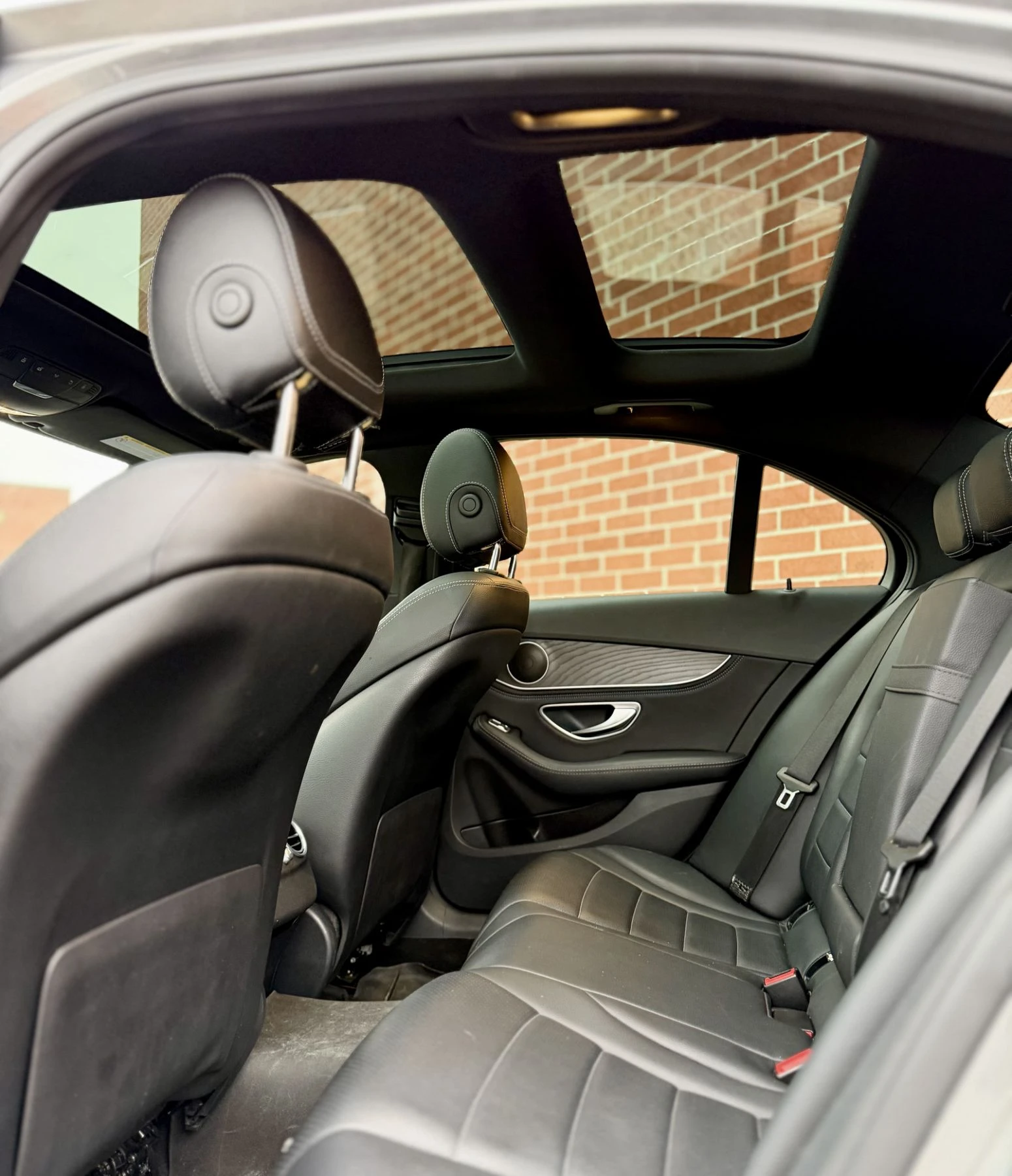 Mercedes-Benz C 300 2.0L 4MATIC - изображение 7