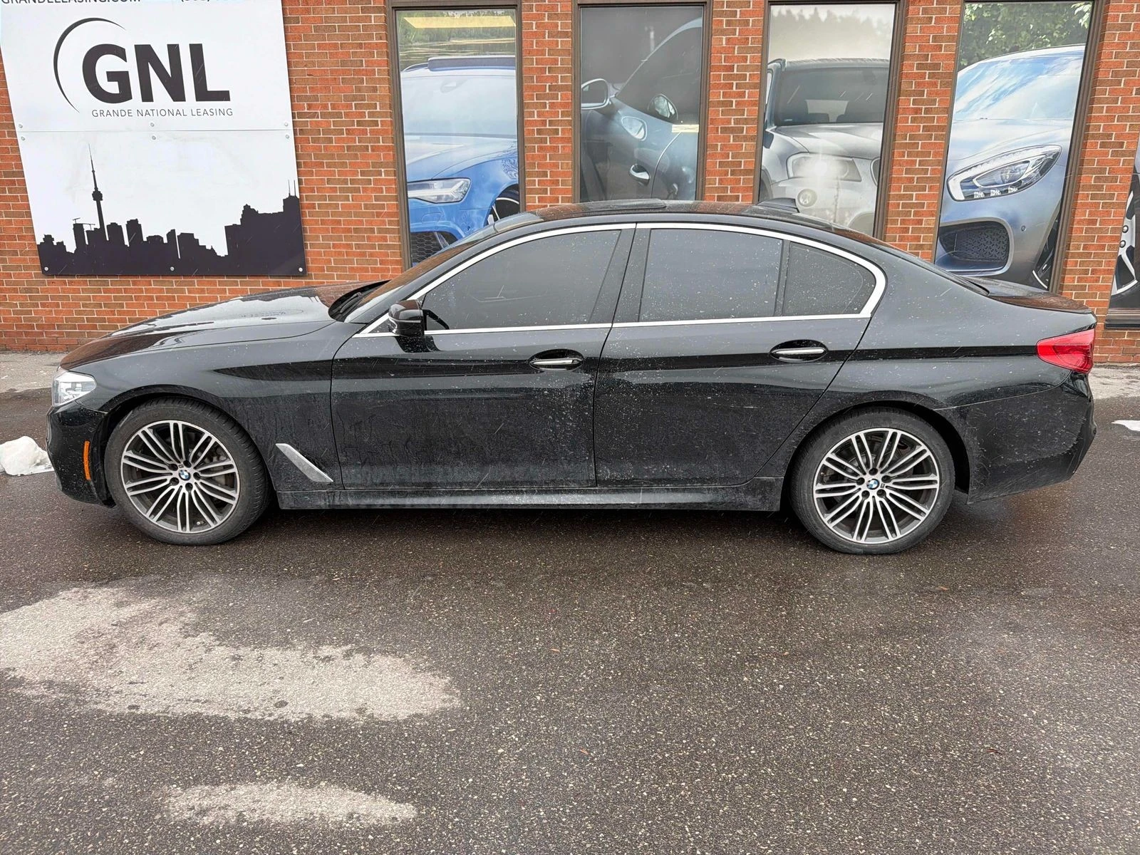 BMW 530 I С РЕГИСТРАЦИЯ & АВТО КРЕДИТ, снимка 2 - Автомобили и джипове - 53911703