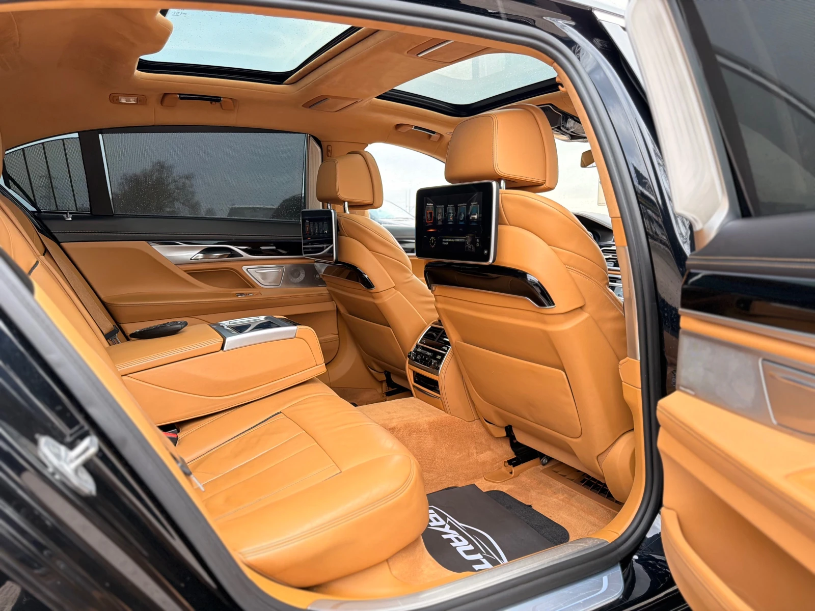 BMW 740 Ld= xDrive= M-pack= Long= Individual= 3xTV= B & W=, снимка 12 - Автомобили и джипове - 54045023