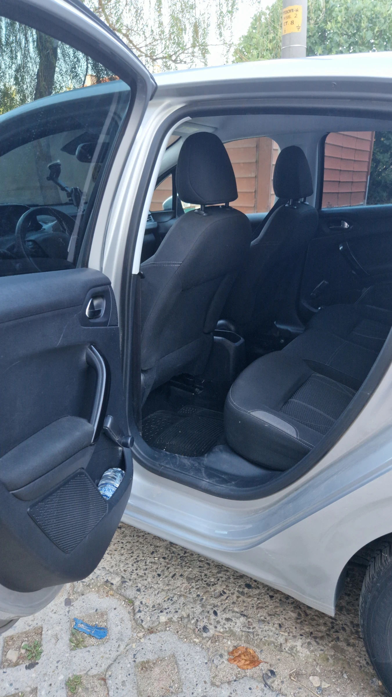 Peugeot 208 1.6 hdi, снимка 6 - Автомобили и джипове - 54123598