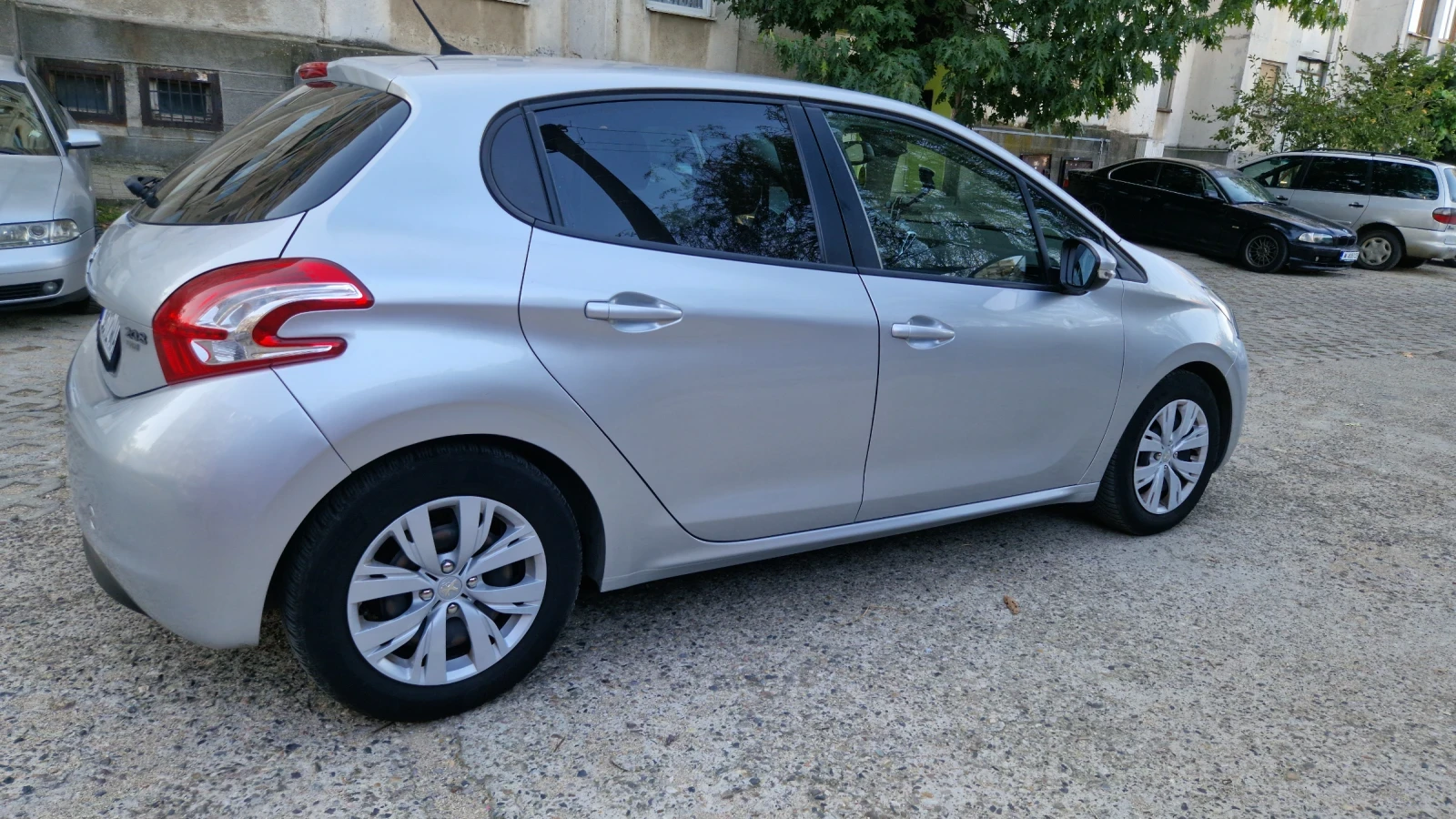 Peugeot 208 1.6 hdi, снимка 3 - Автомобили и джипове - 54123598