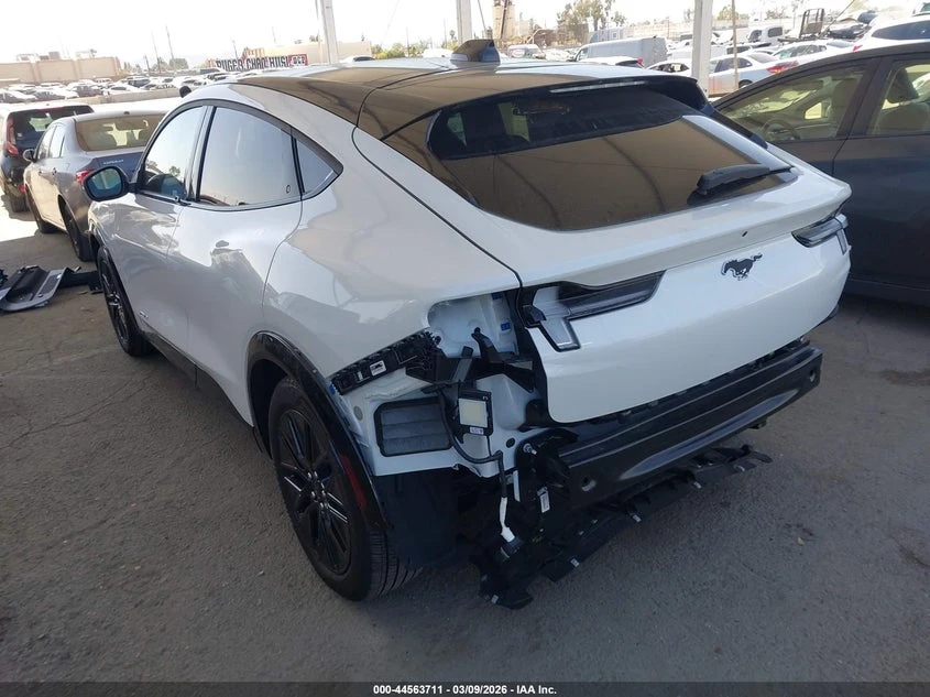 Ford Mustang Mach-E Premium, снимка 3 - Автомобили и джипове - 54216593