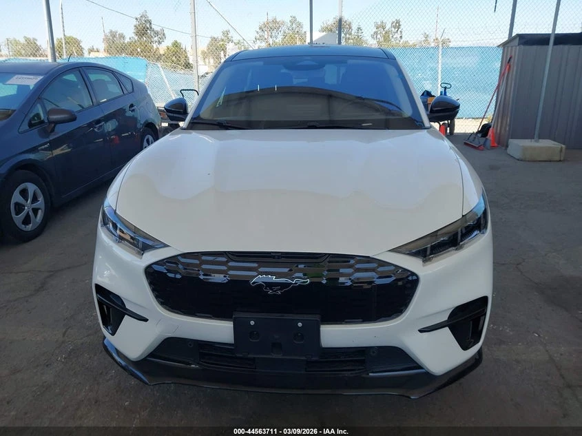 Ford Mustang Mach-E Premium, снимка 13 - Автомобили и джипове - 54216593