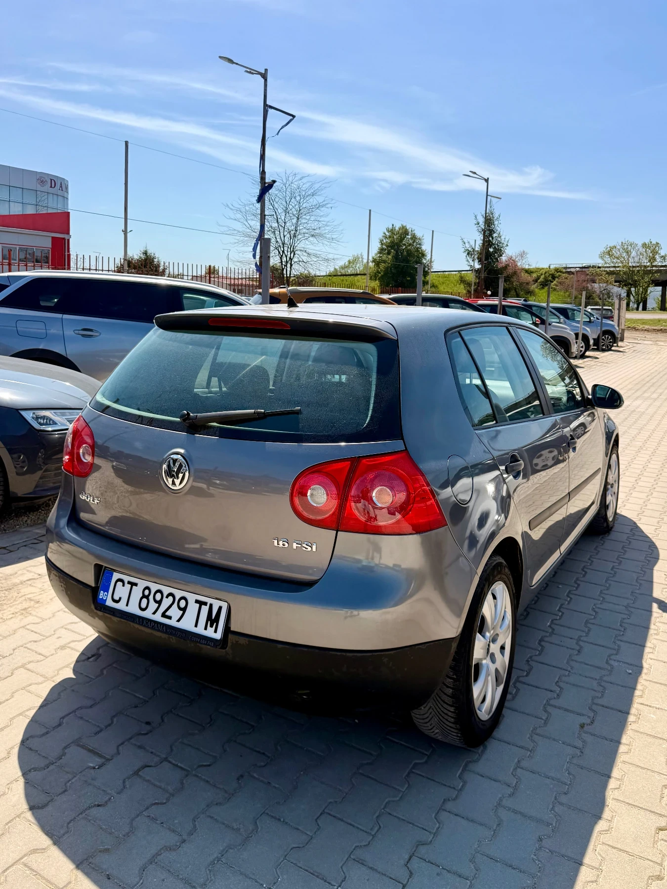 VW Golf Автоматик* 1.6* Клима* Обслужен* Бартер* Реален* , снимка 9 - Автомобили и джипове - 54349975