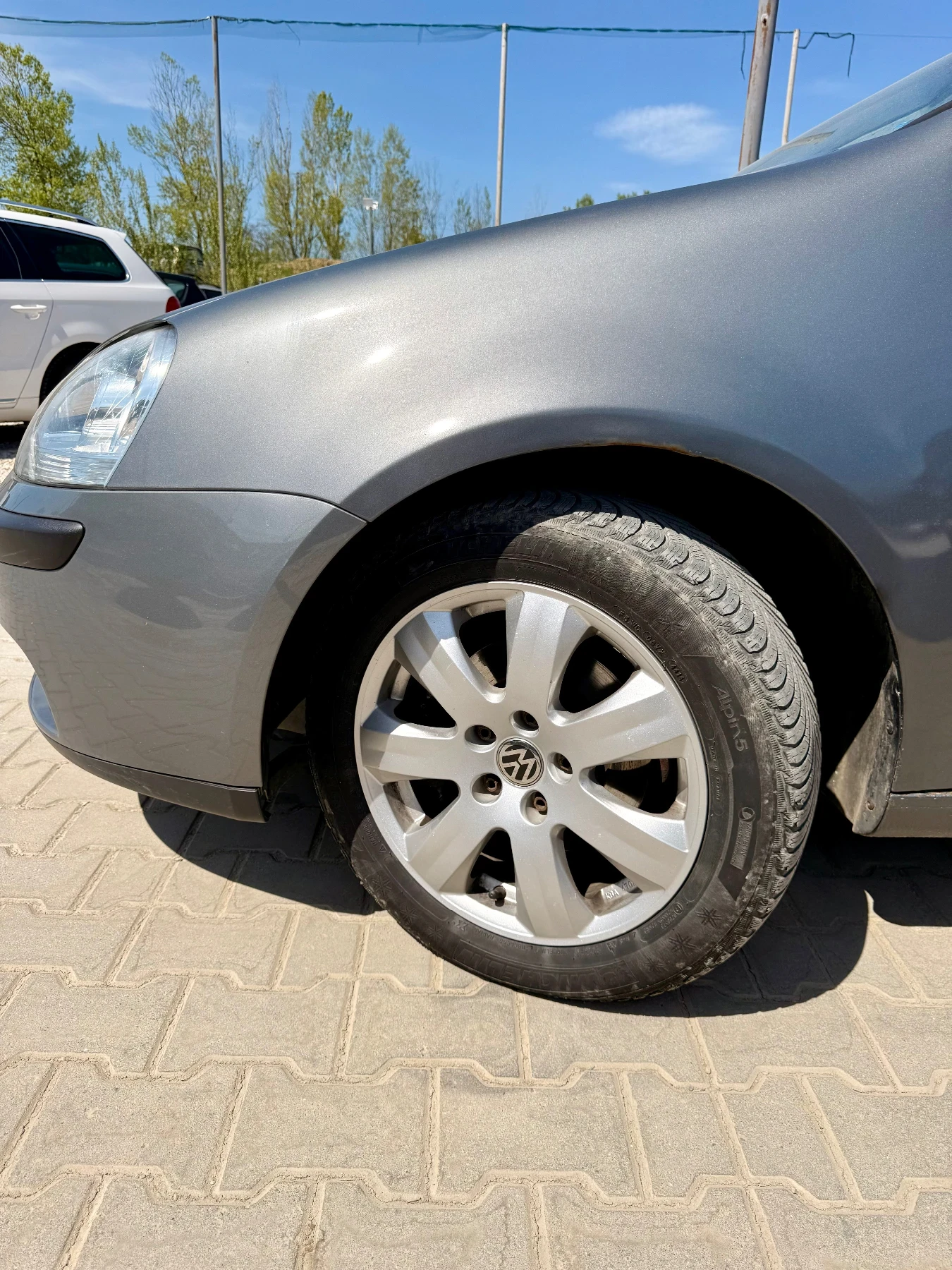 VW Golf Автоматик* 1.6* Клима* Обслужен* Бартер* Реален* , снимка 5 - Автомобили и джипове - 54349975