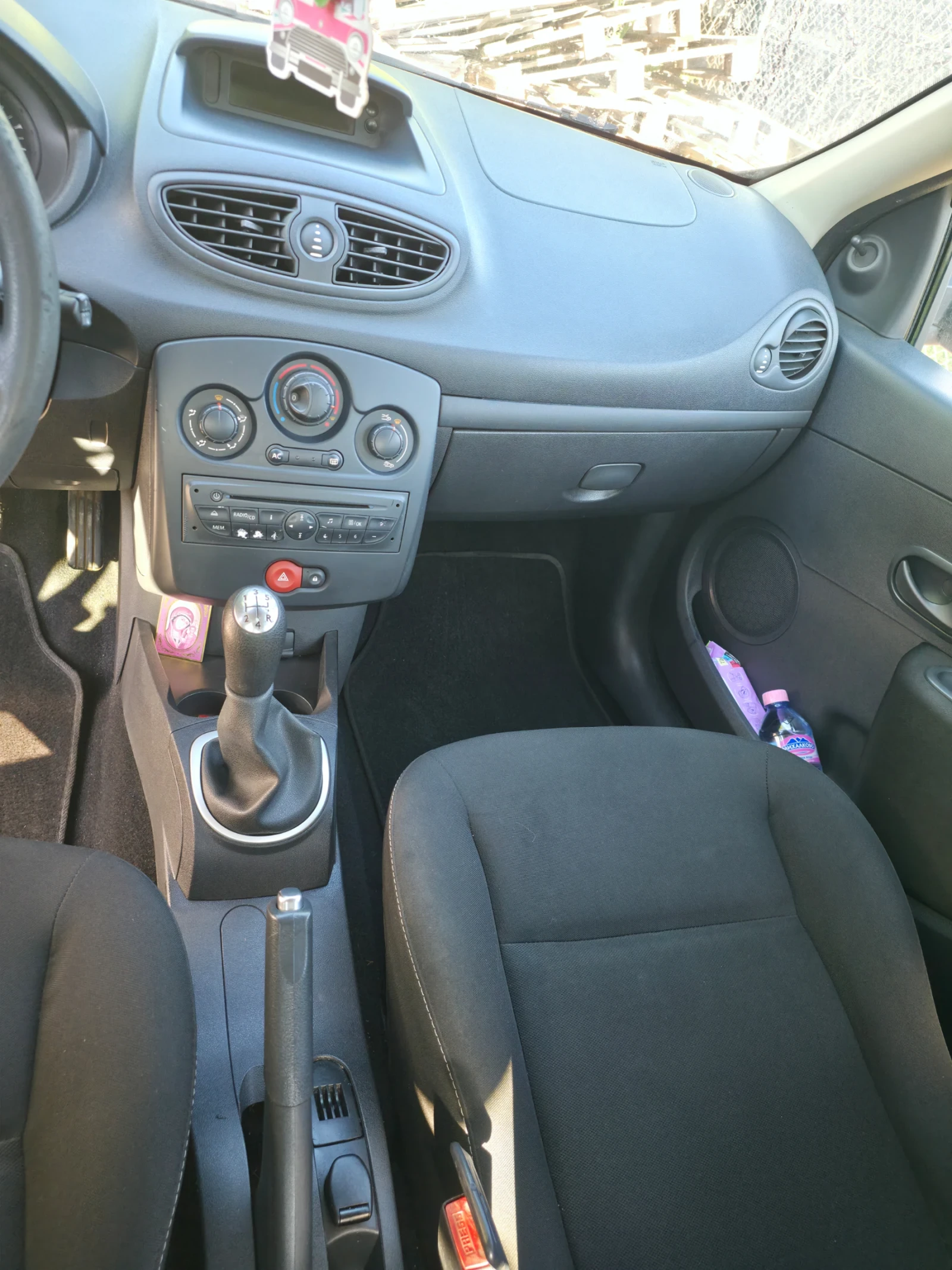 Renault Clio 1.5 dCi, снимка 8 - Автомобили и джипове - 54556071