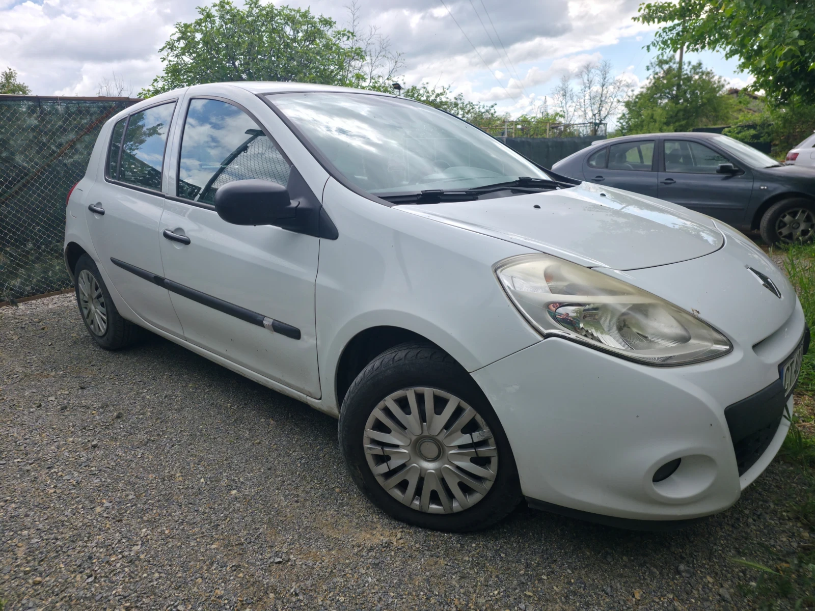 Renault Clio 1.5 dCi, снимка 2 - Автомобили и джипове - 54556071