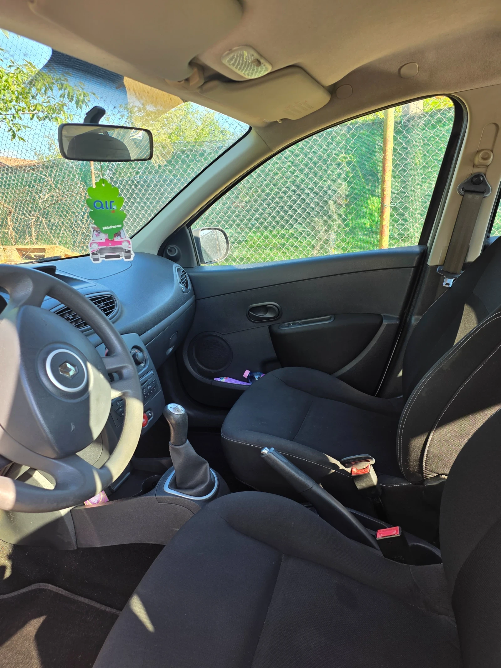 Renault Clio 1.5 dCi, снимка 7 - Автомобили и джипове - 54556071
