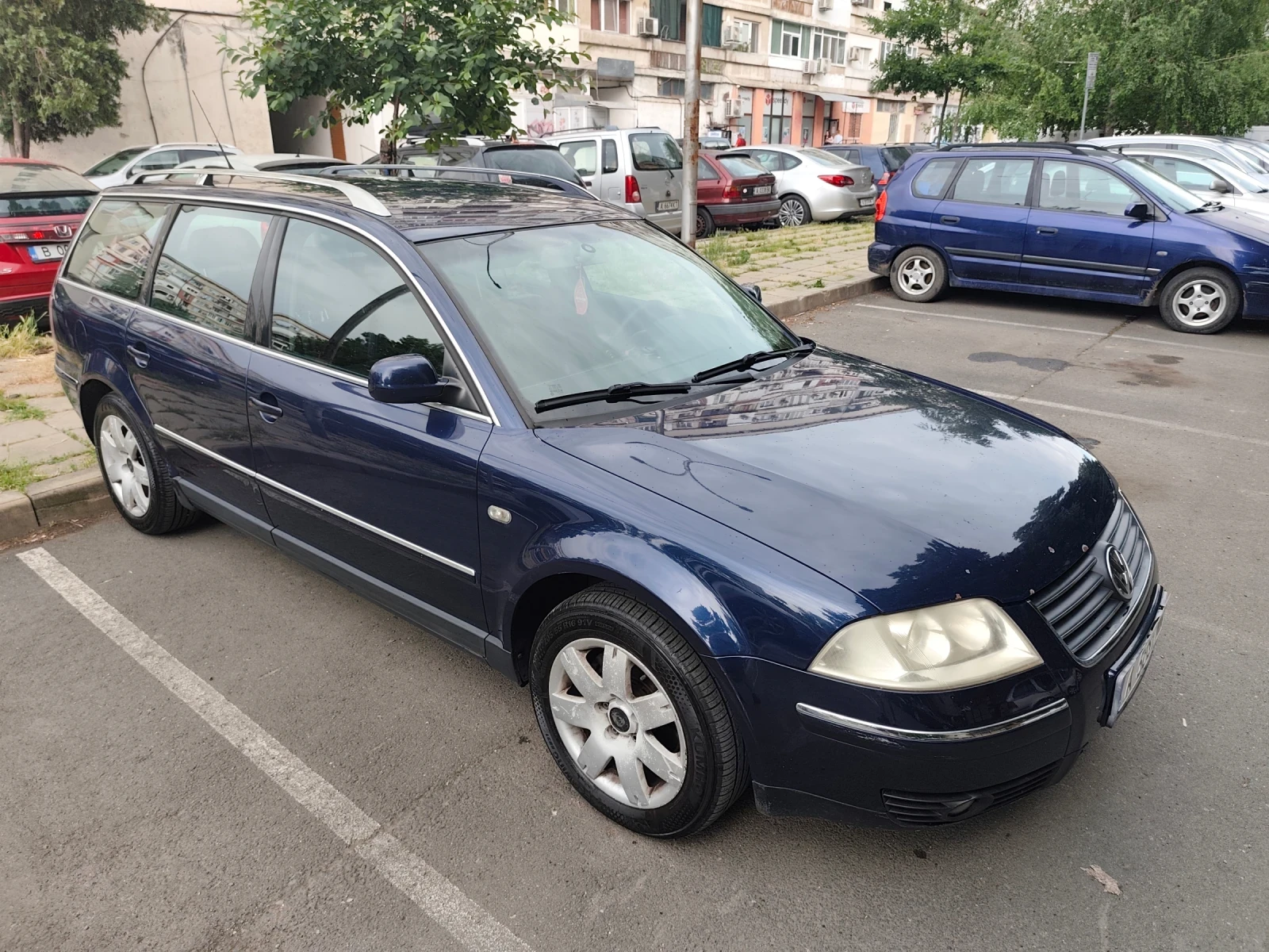 VW Passat 1.9 TDI, снимка 4 - Автомобили и джипове - 54739411