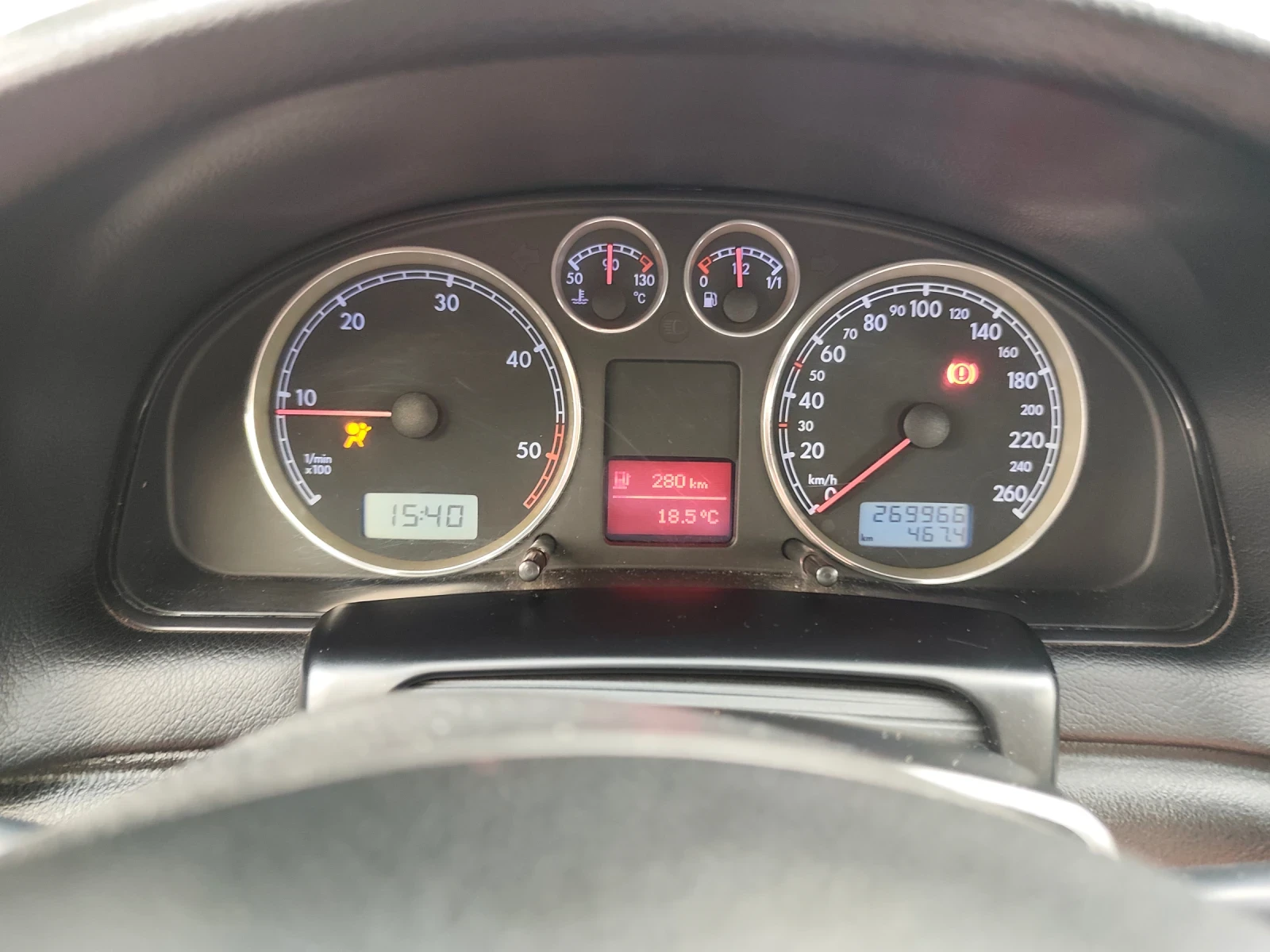 VW Passat 1.9 TDI, снимка 5 - Автомобили и джипове - 54739411