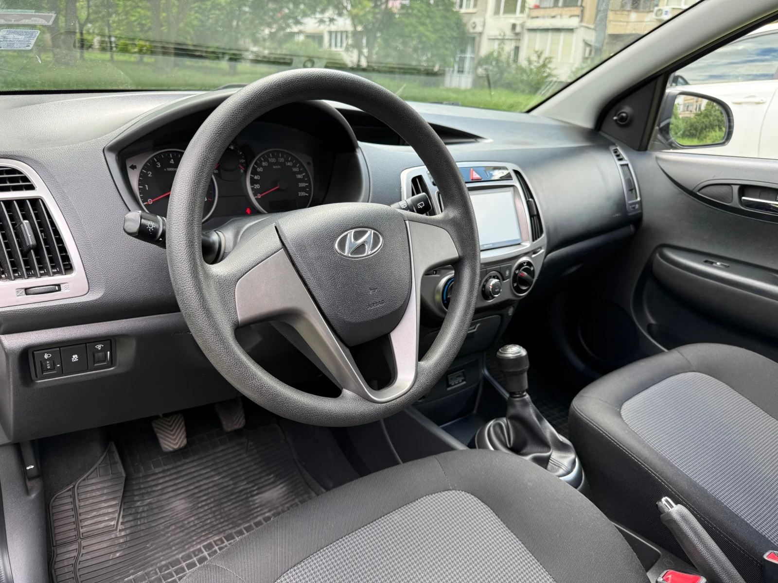 Hyundai I20, снимка 17 - Автомобили и джипове - 54894564