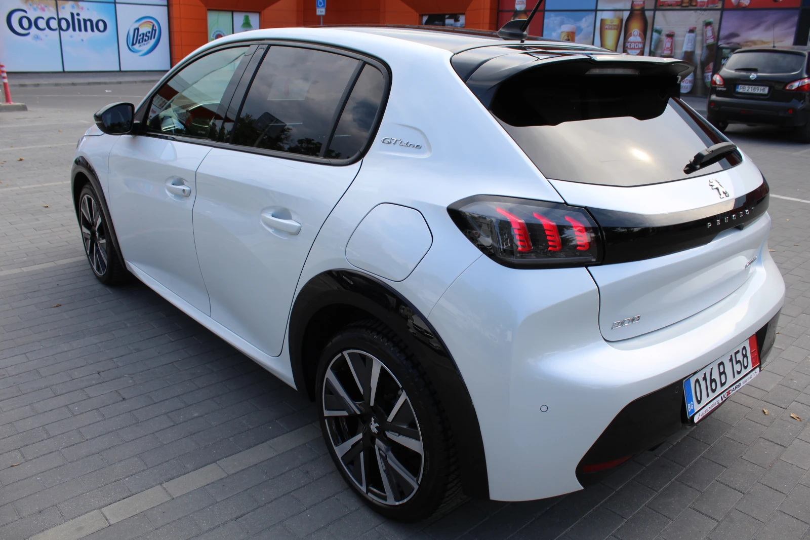 Peugeot 208 1.2I GT LINE FULL LED, снимка 7 - Автомобили и джипове - 55062654