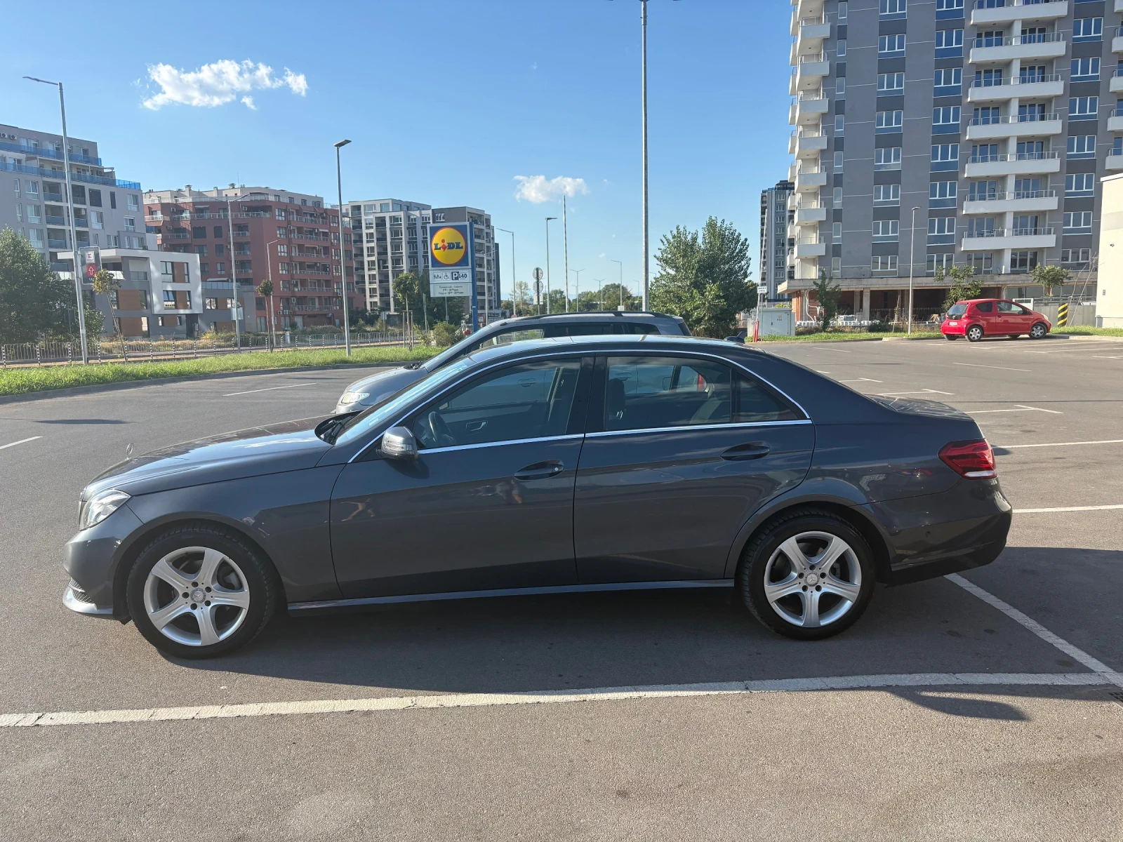 Mercedes-Benz E 220 2.2 CDI, снимка 2 - Автомобили и джипове - 55837435