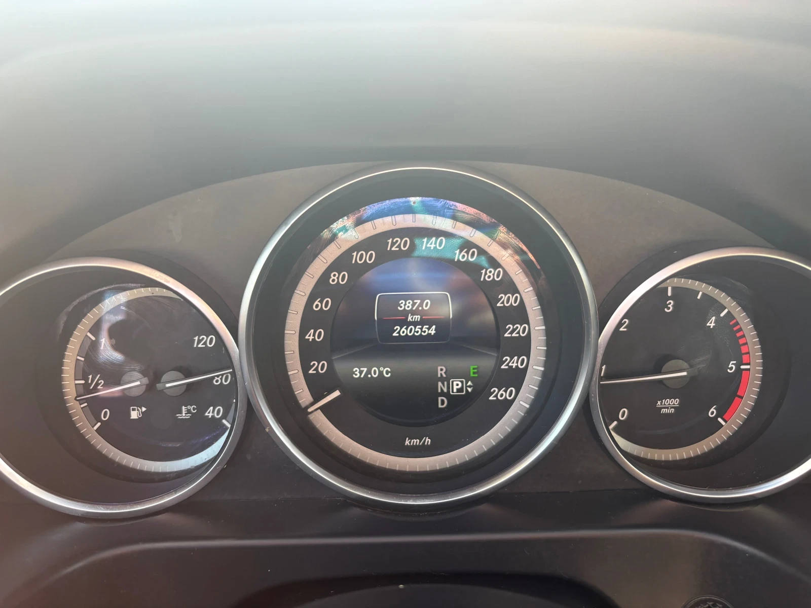 Mercedes-Benz E 220 2.2 CDI, снимка 10 - Автомобили и джипове - 55837435