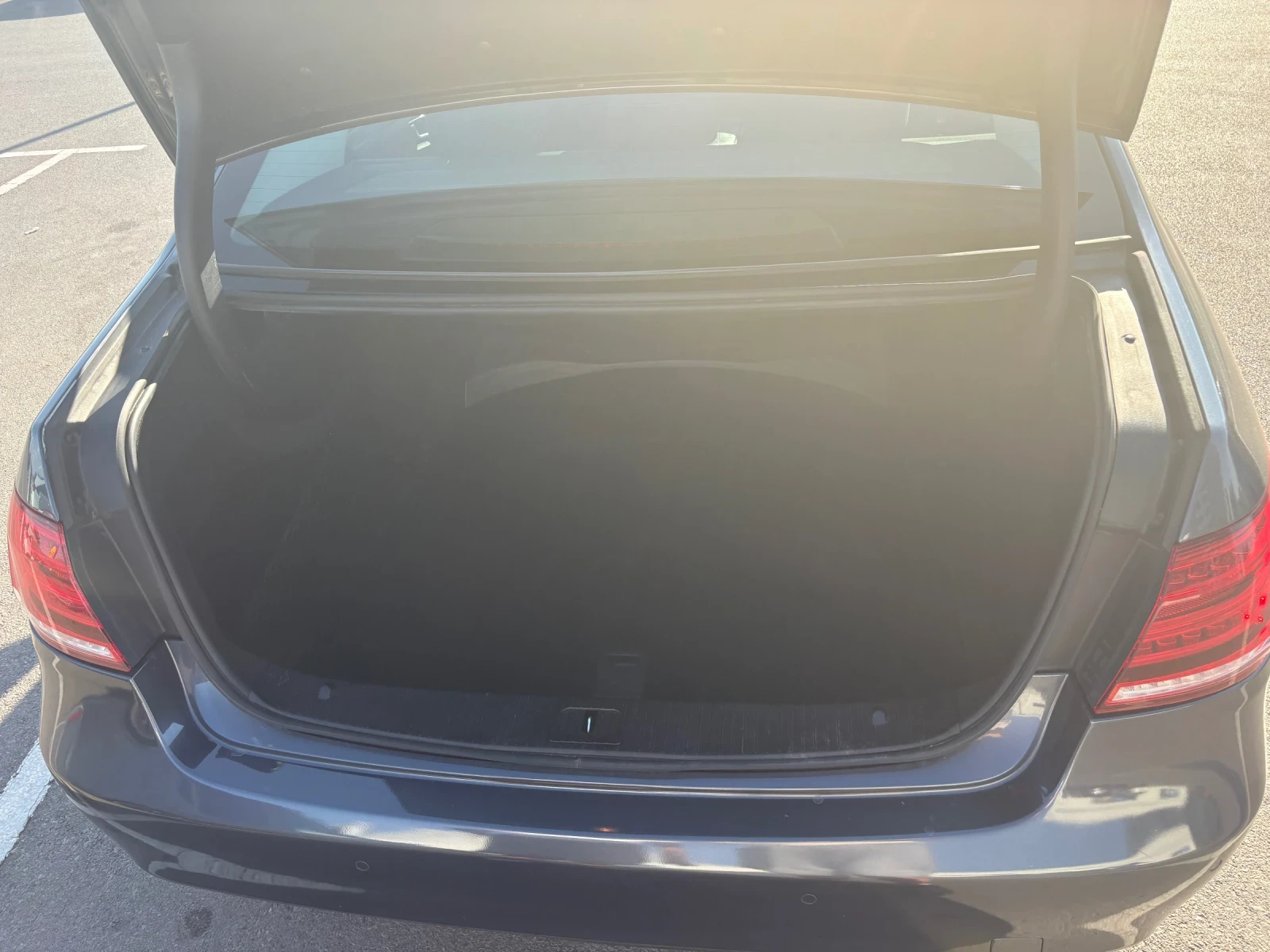 Mercedes-Benz E 220 2.2 CDI, снимка 12 - Автомобили и джипове - 55837435