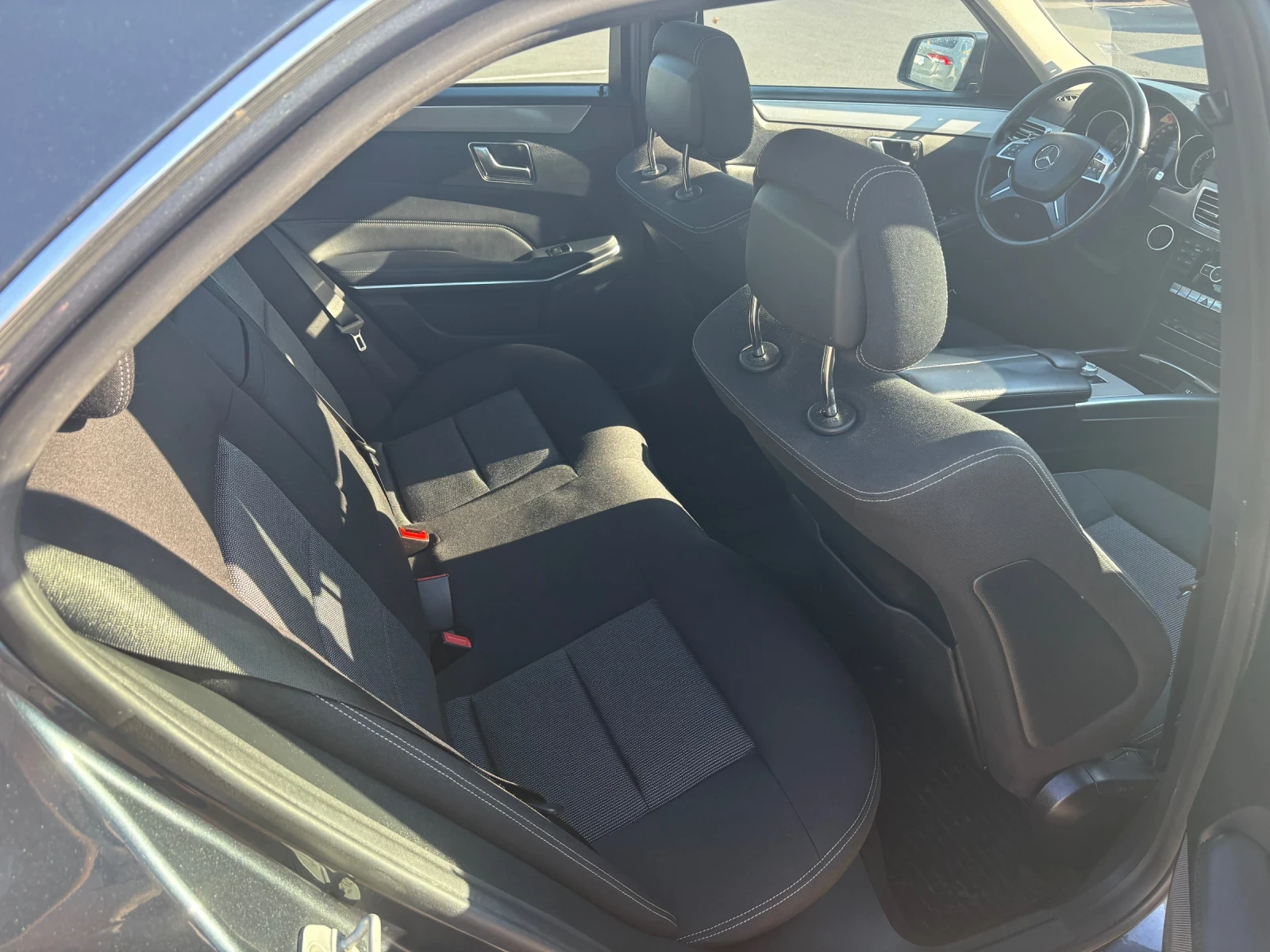 Mercedes-Benz E 220 2.2 CDI, снимка 9 - Автомобили и джипове - 55837435