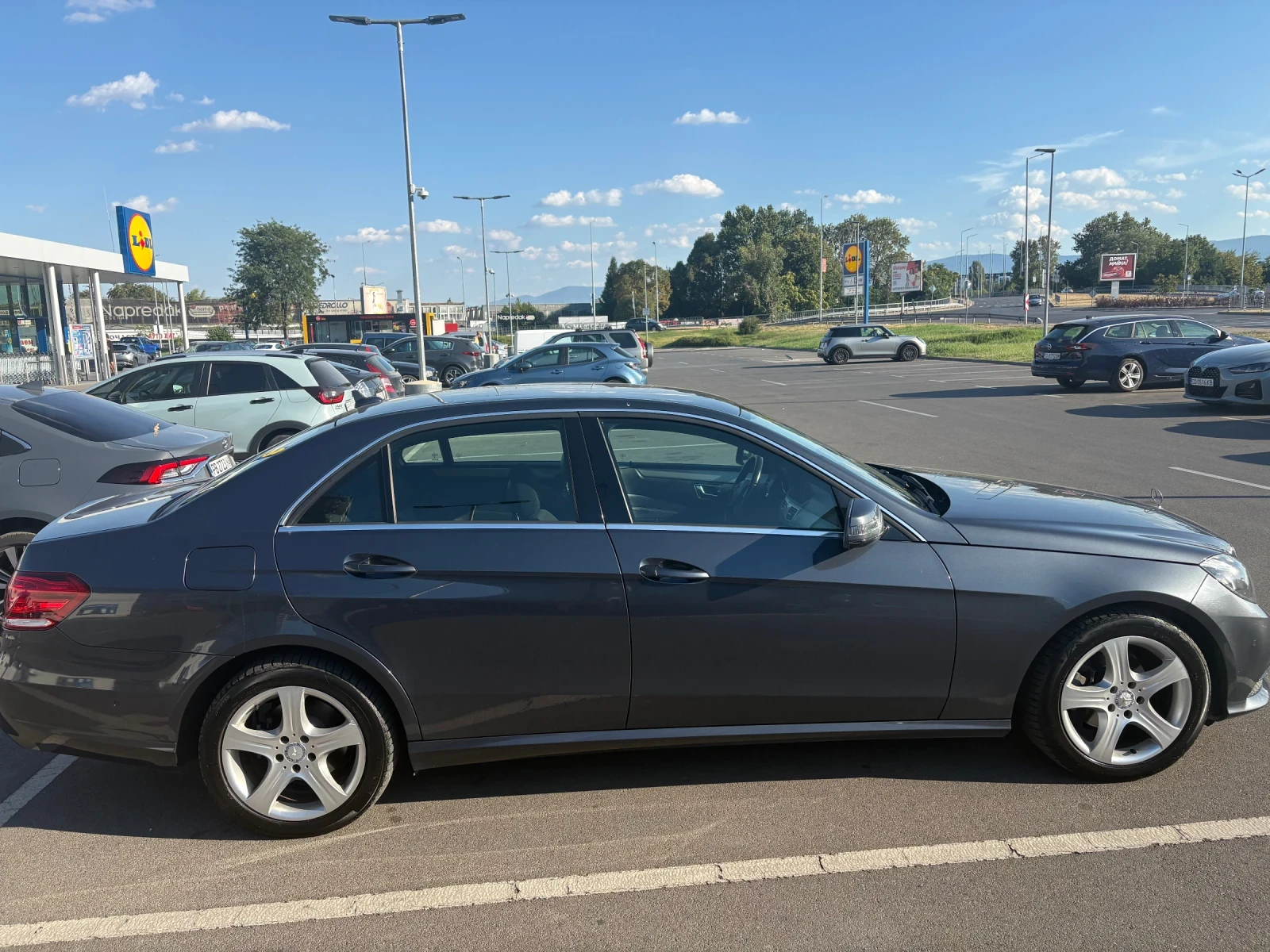 Mercedes-Benz E 220 2.2 CDI, снимка 4 - Автомобили и джипове - 55837435