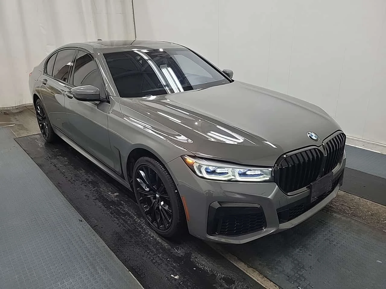 BMW 750 * M-Sport * CARFAX *  | Mobile.bg � ����������� 2
