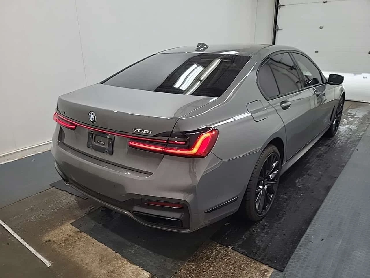 BMW 750 * M-Sport * CARFAX *  | Mobile.bg � ����������� 3