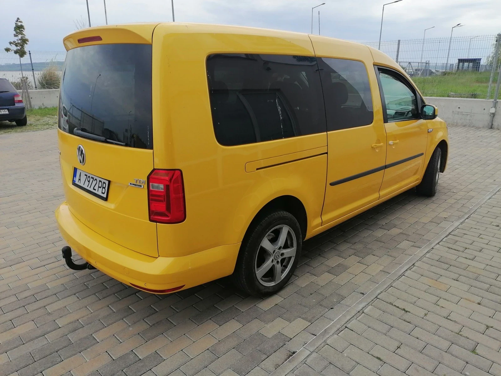 VW Caddy Maxi, снимка 4 - Автомобили и джипове - 56415019