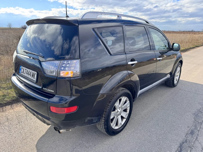 Mitsubishi Outlander 2.0D 4х4 Navi 7 места, снимка 9 - Автомобили и джипове - 53565170
