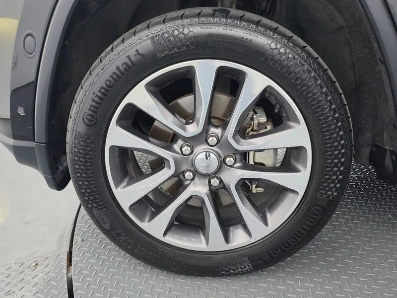 Jeep Cherokee 3.6 Limited| 295к.с.| ВКЛ.ТЕХНОТЕСТ, снимка 5 - Автомобили и джипове - 55563645