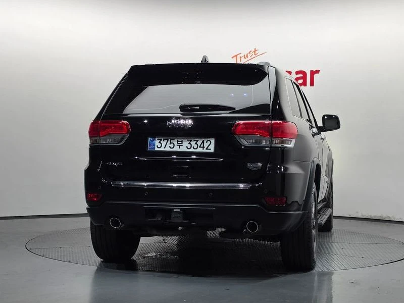 Jeep Cherokee 3.6 Limited| 295к.с.| ВКЛ.ТЕХНОТЕСТ, снимка 4 - Автомобили и джипове - 55563645