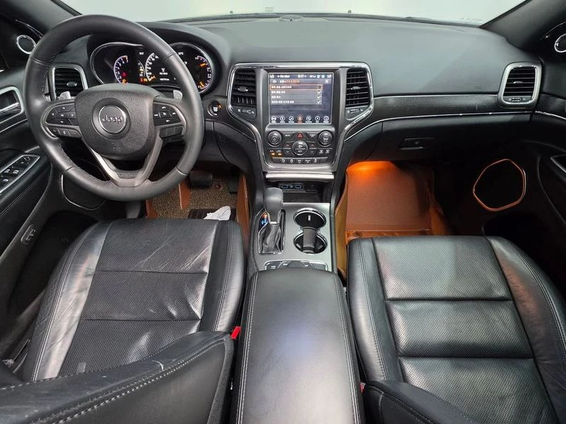 Jeep Cherokee 3.6 Limited| 295к.с.| ВКЛ.ТЕХНОТЕСТ, снимка 7 - Автомобили и джипове - 55563645