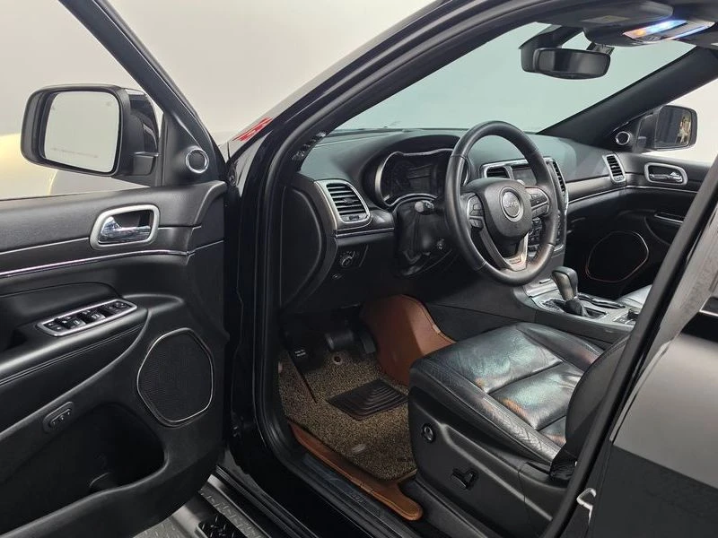 Jeep Cherokee 3.6 Limited| 295к.с.| ВКЛ.ТЕХНОТЕСТ, снимка 10 - Автомобили и джипове - 55563645