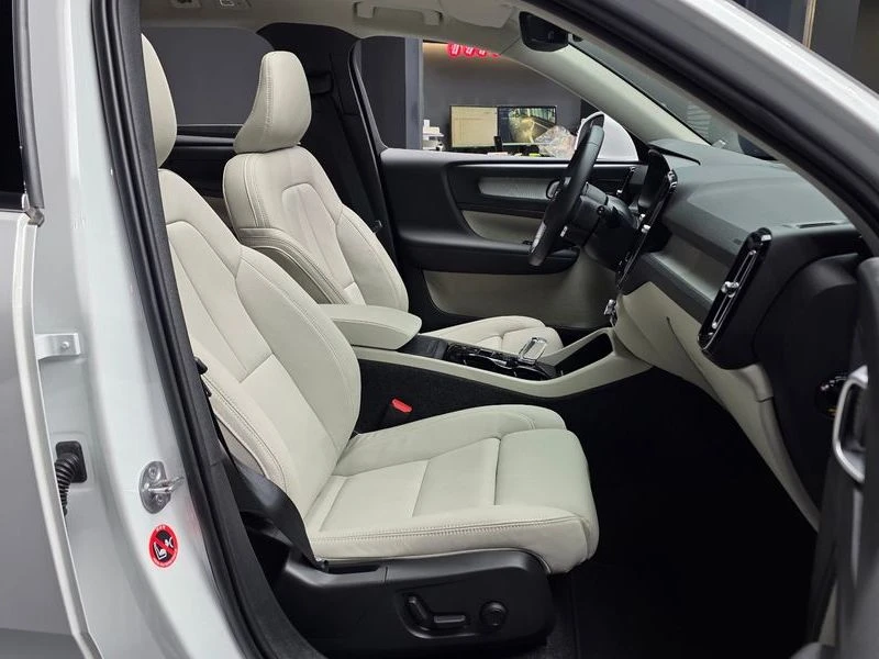 Volvo XC40 2.0 197 hp Automatic, снимка 11 - Автомобили и джипове - 55812991