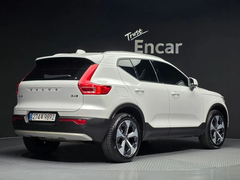 Volvo XC40 2.0 197 hp Automatic, снимка 2 - Автомобили и джипове - 55812991