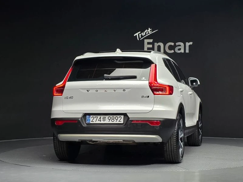 Volvo XC40 2.0 197 hp Automatic, снимка 4 - Автомобили и джипове - 55812991