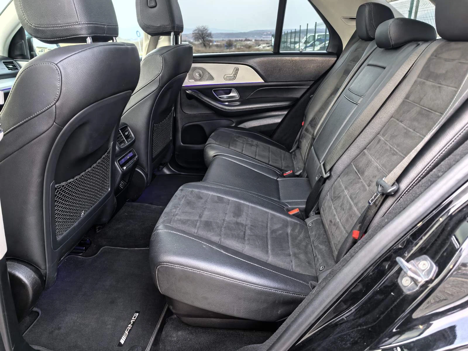 Mercedes-Benz GLE 300 300D* AMG* Nigth* Burm* Pano* 4MATIK* , снимка 12 - Автомобили и джипове - 53129433