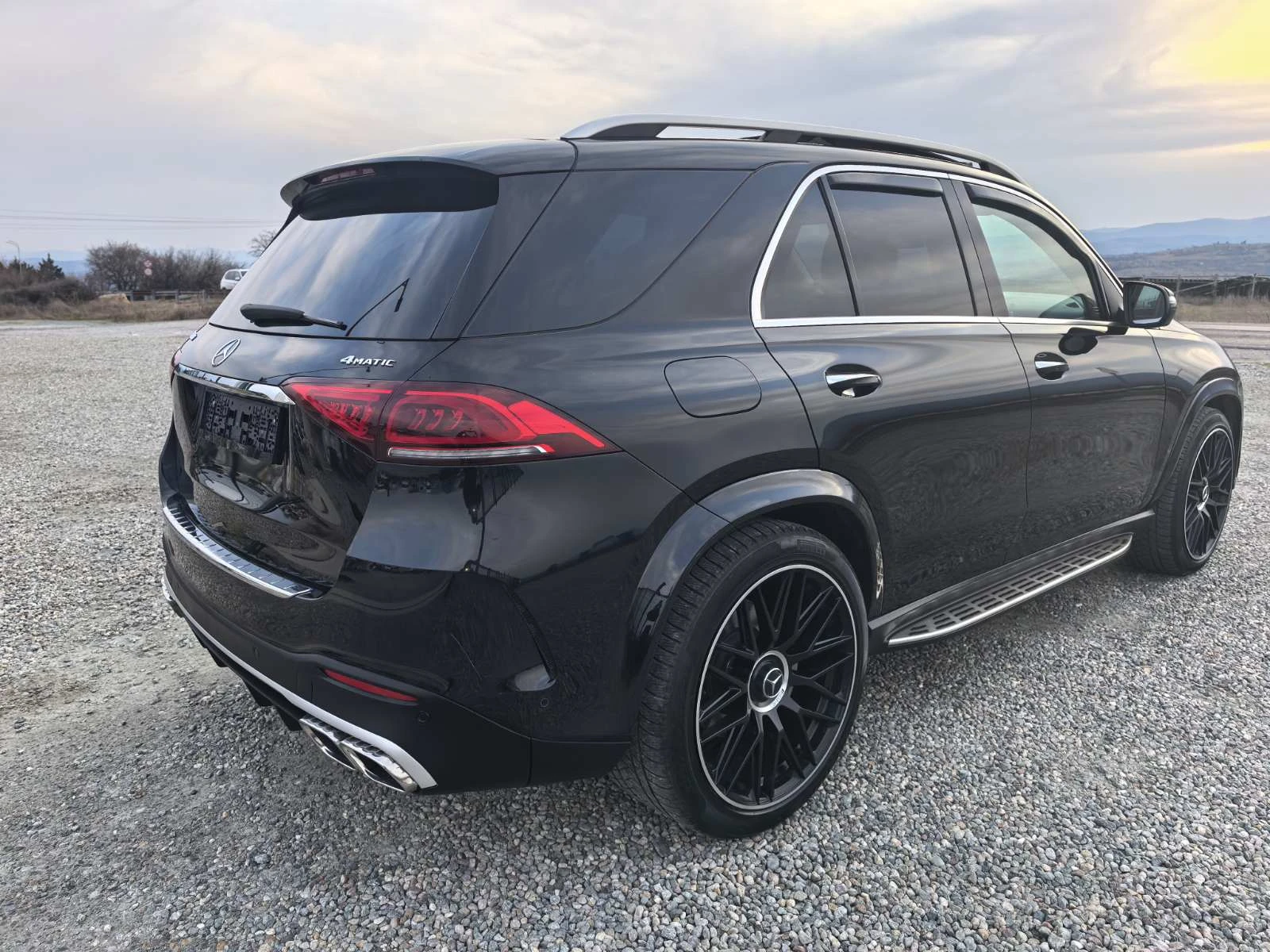 Mercedes-Benz GLE 300 300D* AMG* Nigth* Burm* Pano* 4MATIK* , снимка 6 - Автомобили и джипове - 53129433