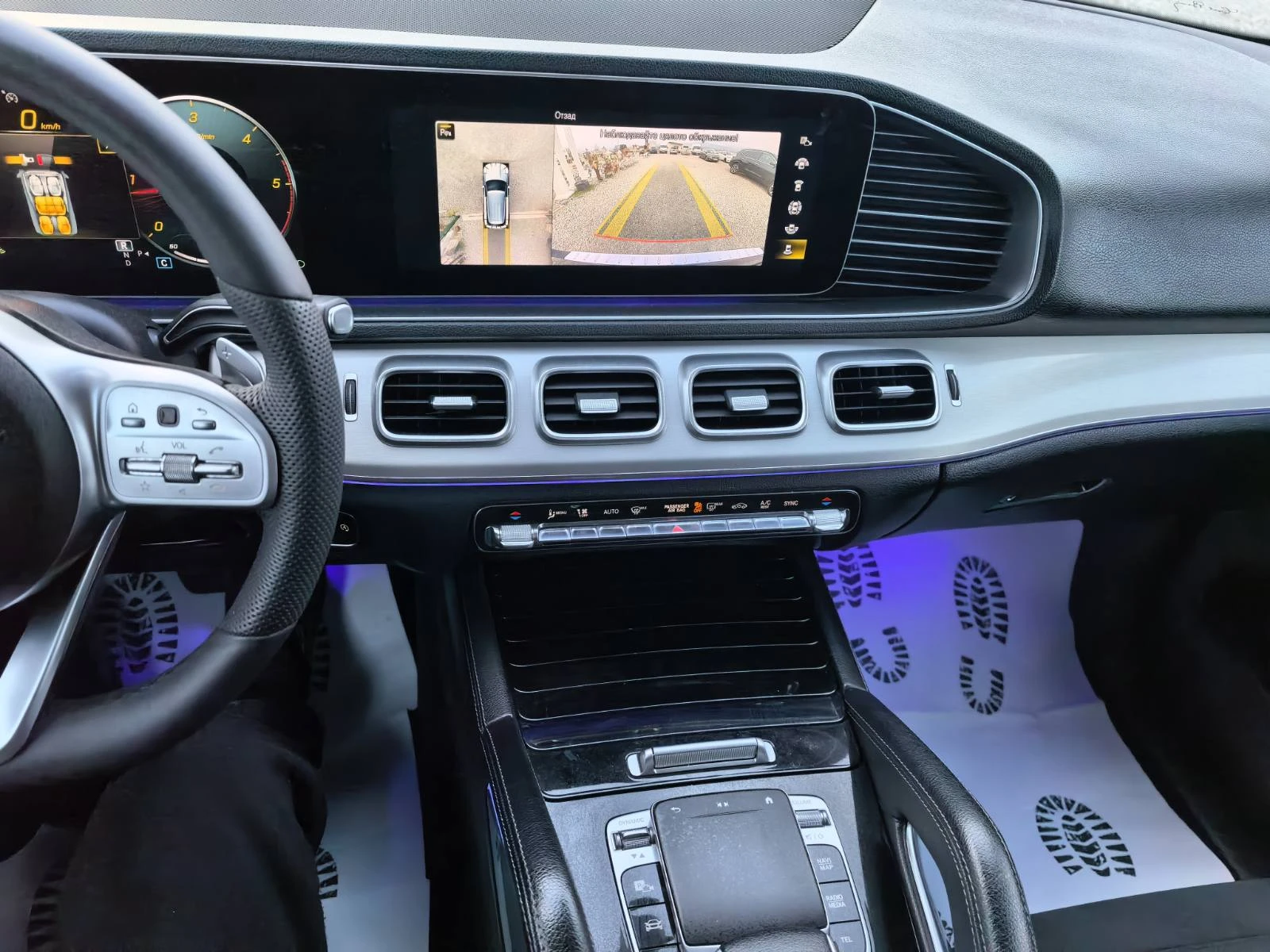 Mercedes-Benz GLE 300 300D* AMG* Nigth* Burm* Pano* 4MATIK* , снимка 16 - Автомобили и джипове - 53129433