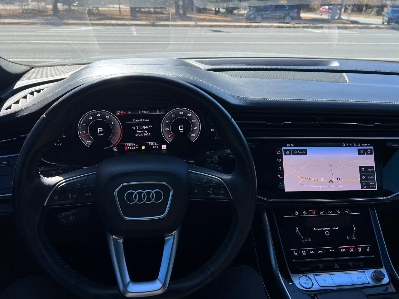 Audi Q8 DISTRONIC * PANO * ОБДУХВАНЕ * S-LINE * 360 CAM - изображение 7