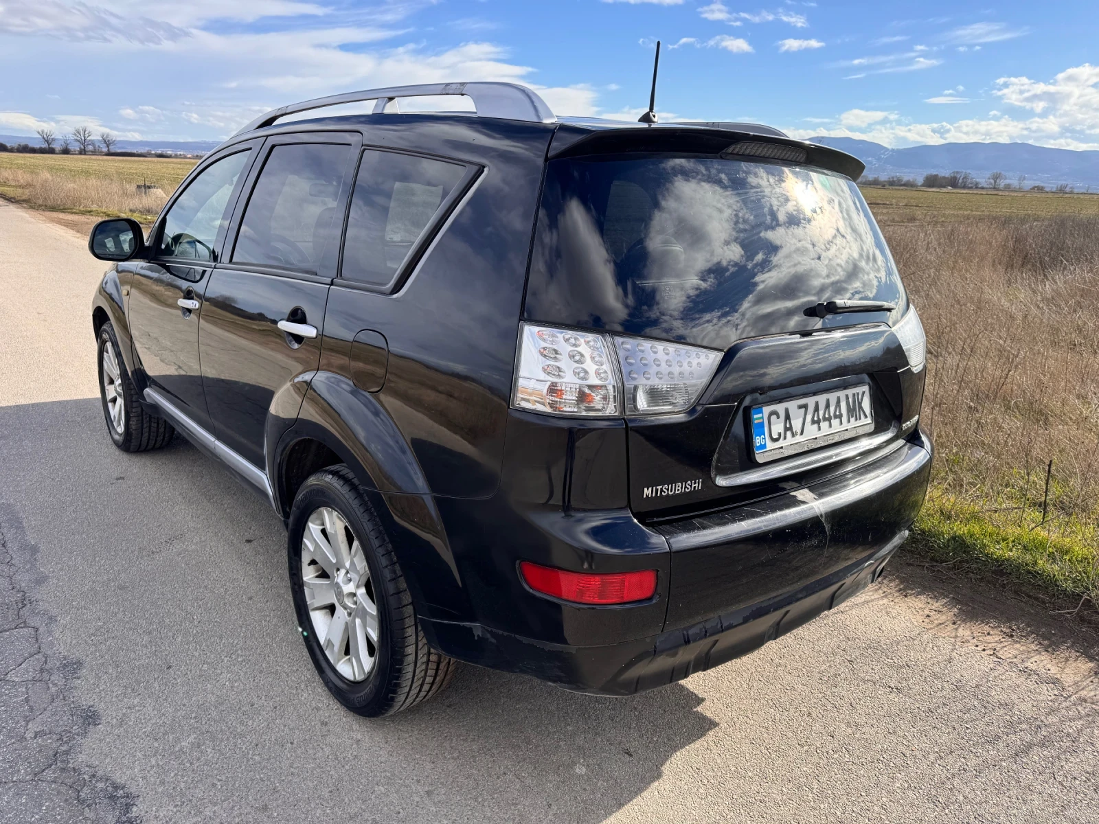 Mitsubishi Outlander 2.0D 4х4 Navi 7 места - изображение 4