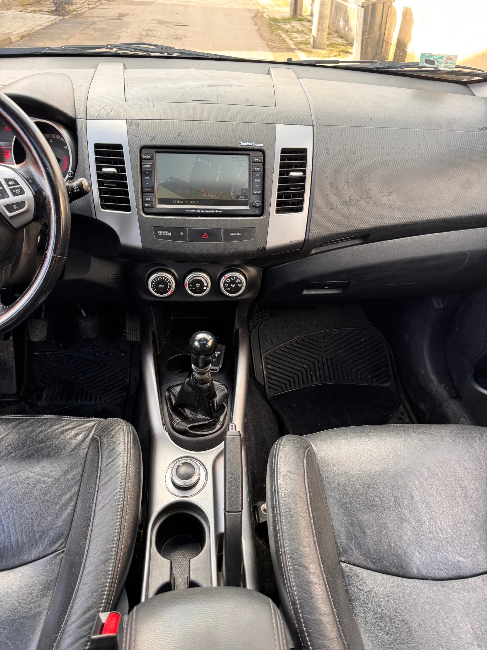 Mitsubishi Outlander 2.0D 4�4 Navi 7 ����� | Mobile.bg � ����������� 11