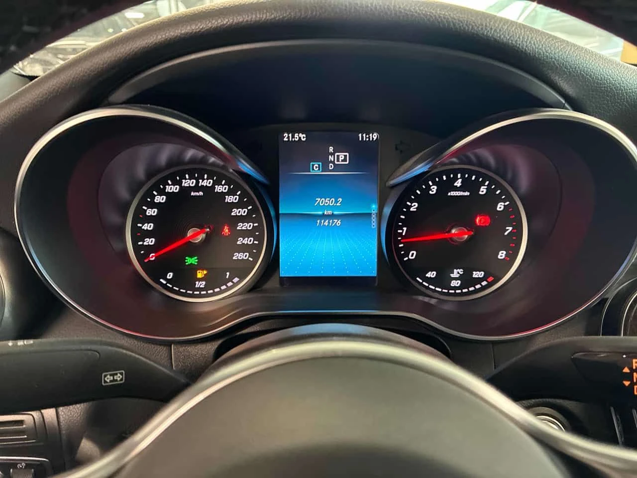 Mercedes-Benz GLC 300 COUPE 4MATIC * ПОДГРЕВИ* ПАНОРАМА* КАМЕРА* , снимка 8 - Автомобили и джипове - 53990989