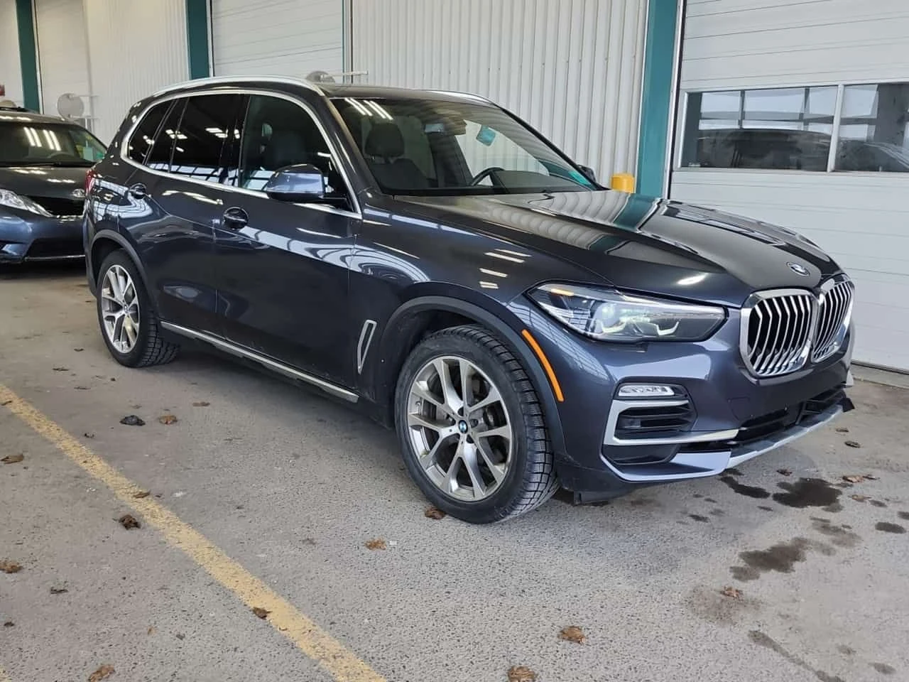 BMW X5 * xDrive40i * ПОДГРЕВИ * ПАНО * 2 КЛЮЧА * CARFAX *, снимка 2 - Автомобили и джипове - 54348763
